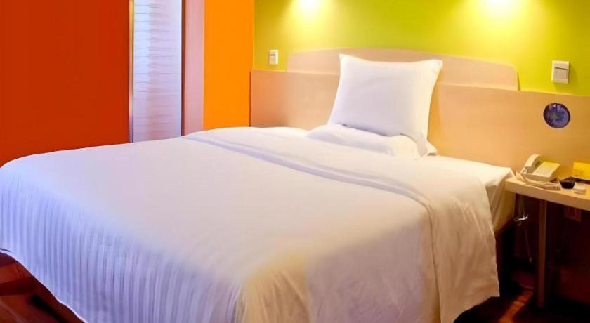 7 Days Inn Luzhou Commercial Pedestrian Street Center Экстерьер фото