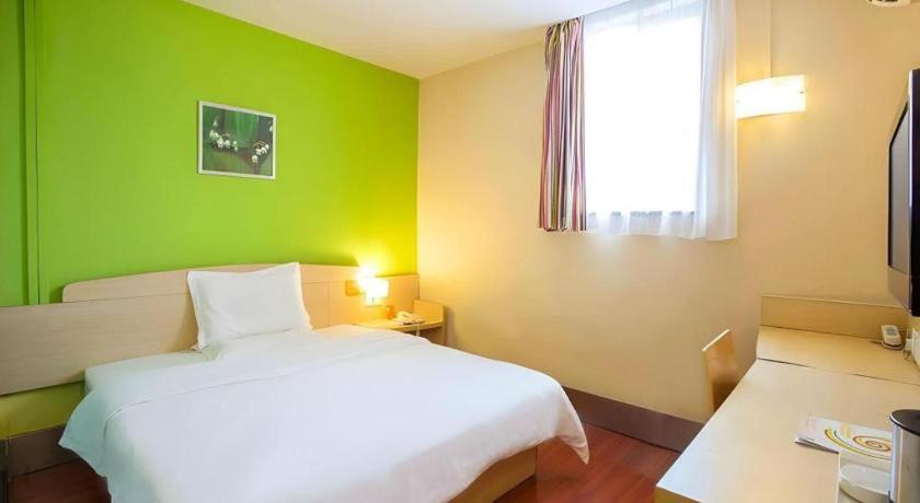 7 Days Inn Luzhou Commercial Pedestrian Street Center Экстерьер фото