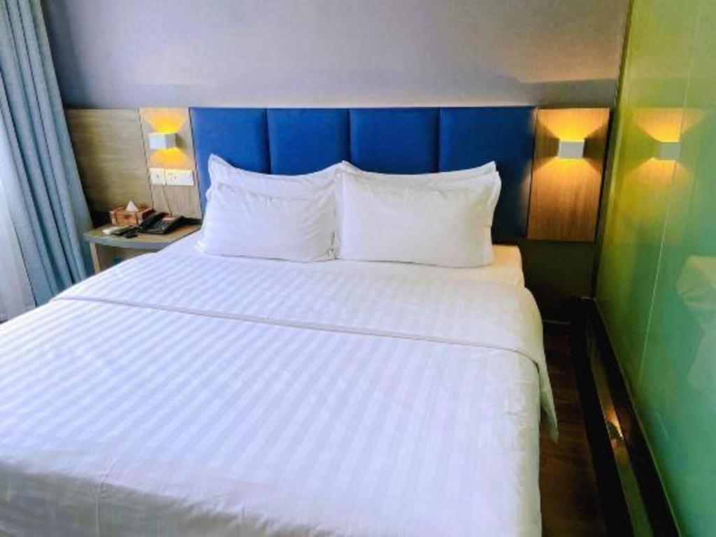 7 Days Inn Luzhou Commercial Pedestrian Street Center Экстерьер фото