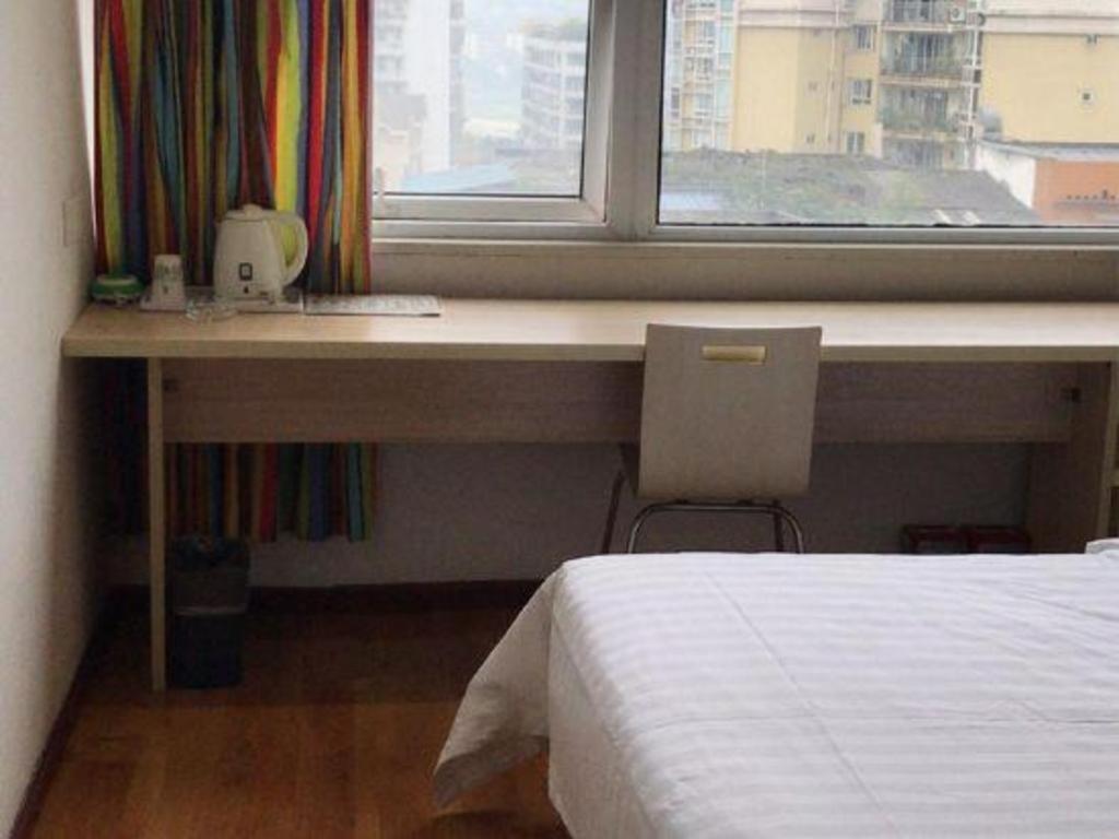 7 Days Inn Luzhou Commercial Pedestrian Street Center Экстерьер фото