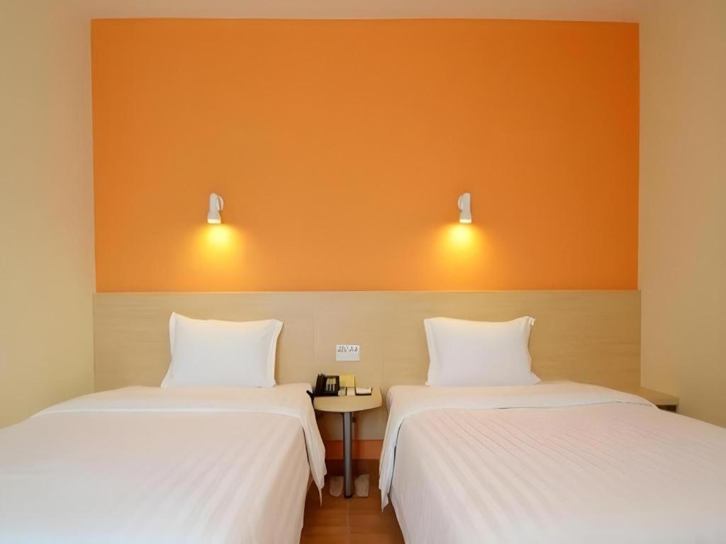 7 Days Inn Luzhou Commercial Pedestrian Street Center Экстерьер фото