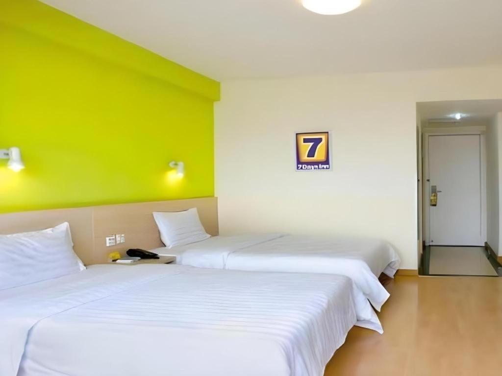 7 Days Inn Luzhou Commercial Pedestrian Street Center Экстерьер фото