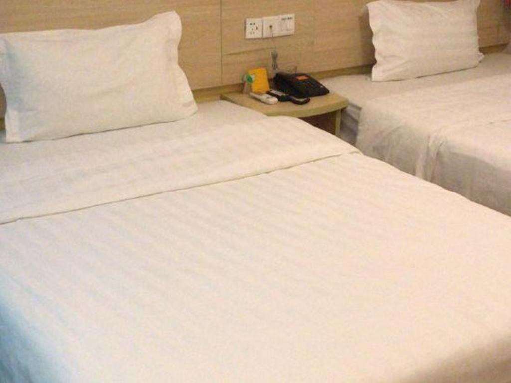 7 Days Inn Luzhou Commercial Pedestrian Street Center Экстерьер фото