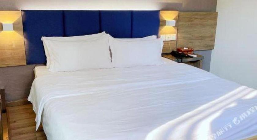 7 Days Inn Luzhou Commercial Pedestrian Street Center Экстерьер фото
