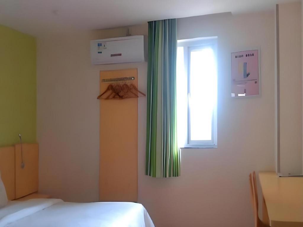 7 Days Inn Luzhou Commercial Pedestrian Street Center Экстерьер фото