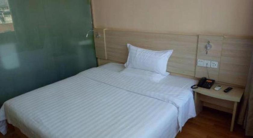 7 Days Inn Luzhou Commercial Pedestrian Street Center Экстерьер фото